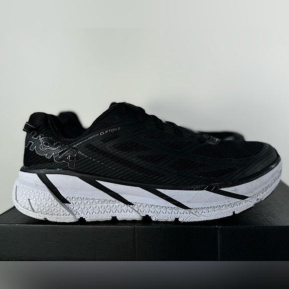 HOKA M CLIFTON 3.  Mens 8.5 PRE OWNED - Picture 1 of 12